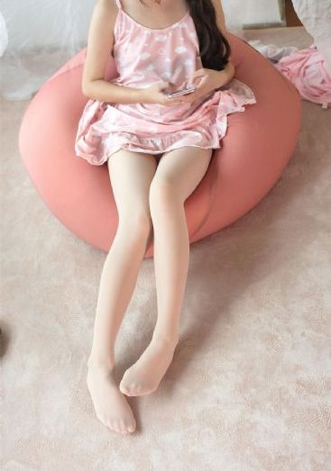 夹子拔鼻子两边的黑头视频教程_BD英语超清免费观看