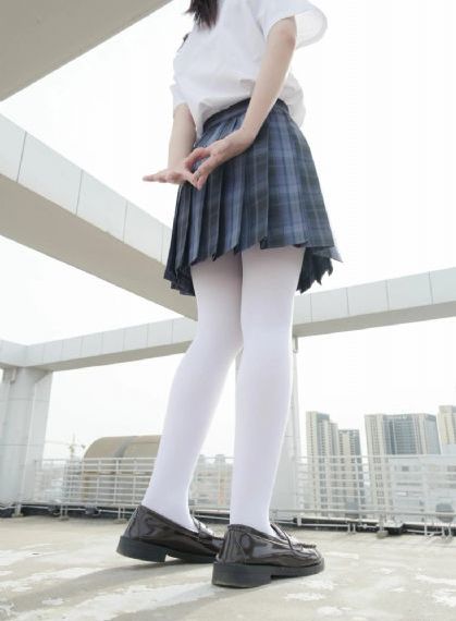 古代美女被男生扒开衣服视频_剧情片神马在线观看