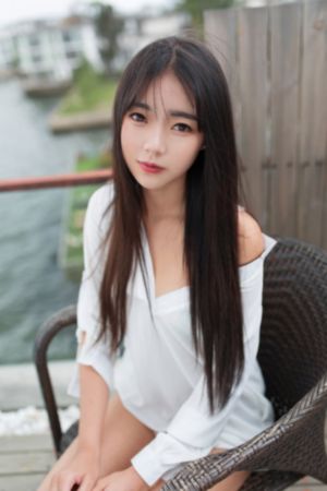 老师被挠脚心_BD英语BD在线观看